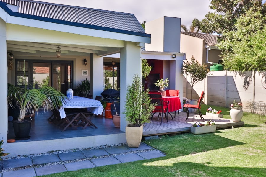 3 Bedroom Property for Sale in Sandbaai Western Cape